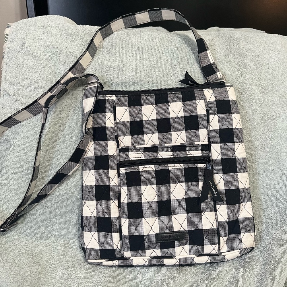 Vera Bradley crossbody purse. Excellent condition.